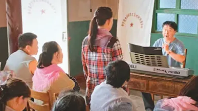 【智慧宫出品】人民日报海外版 ｜ 电影《六谷儿》在北京首映 展现乡村文化振兴之路