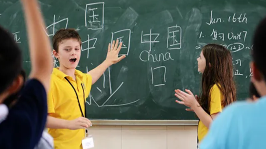 新书推荐 |《中国与阿拉伯国家合作故事集》三语对照教辅教材正式由阿联酋指南针出版社出版、发行