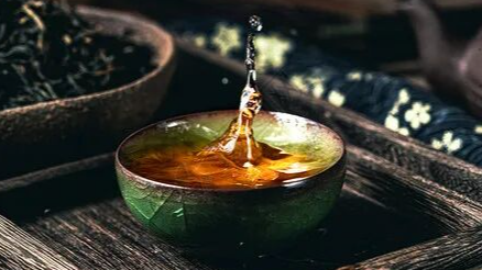 新书推荐 | 《望江南》（阿文版）全新亮相：无由持一碗，寄与爱茶人